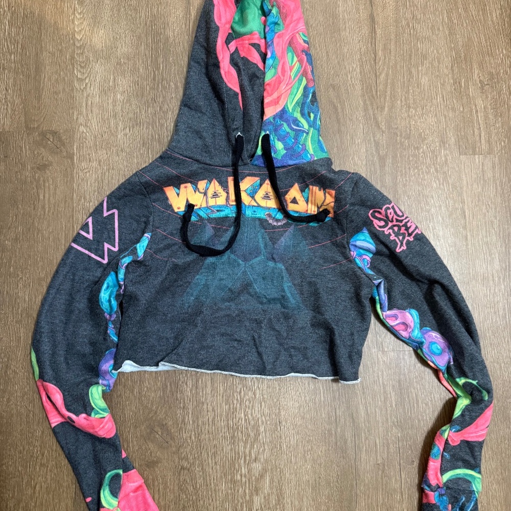 Wakaan crop hoodie